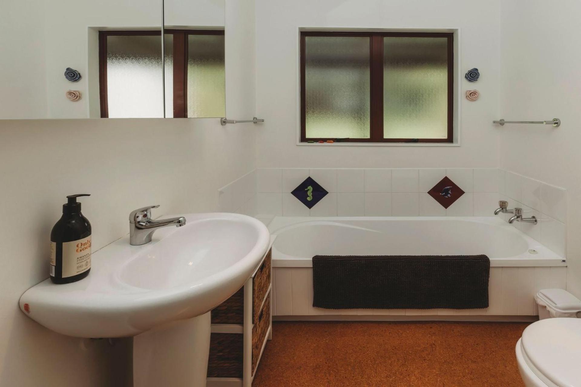 Wharepuni Oakura Retreat Villa Tataraimaka ภายนอก รูปภาพ